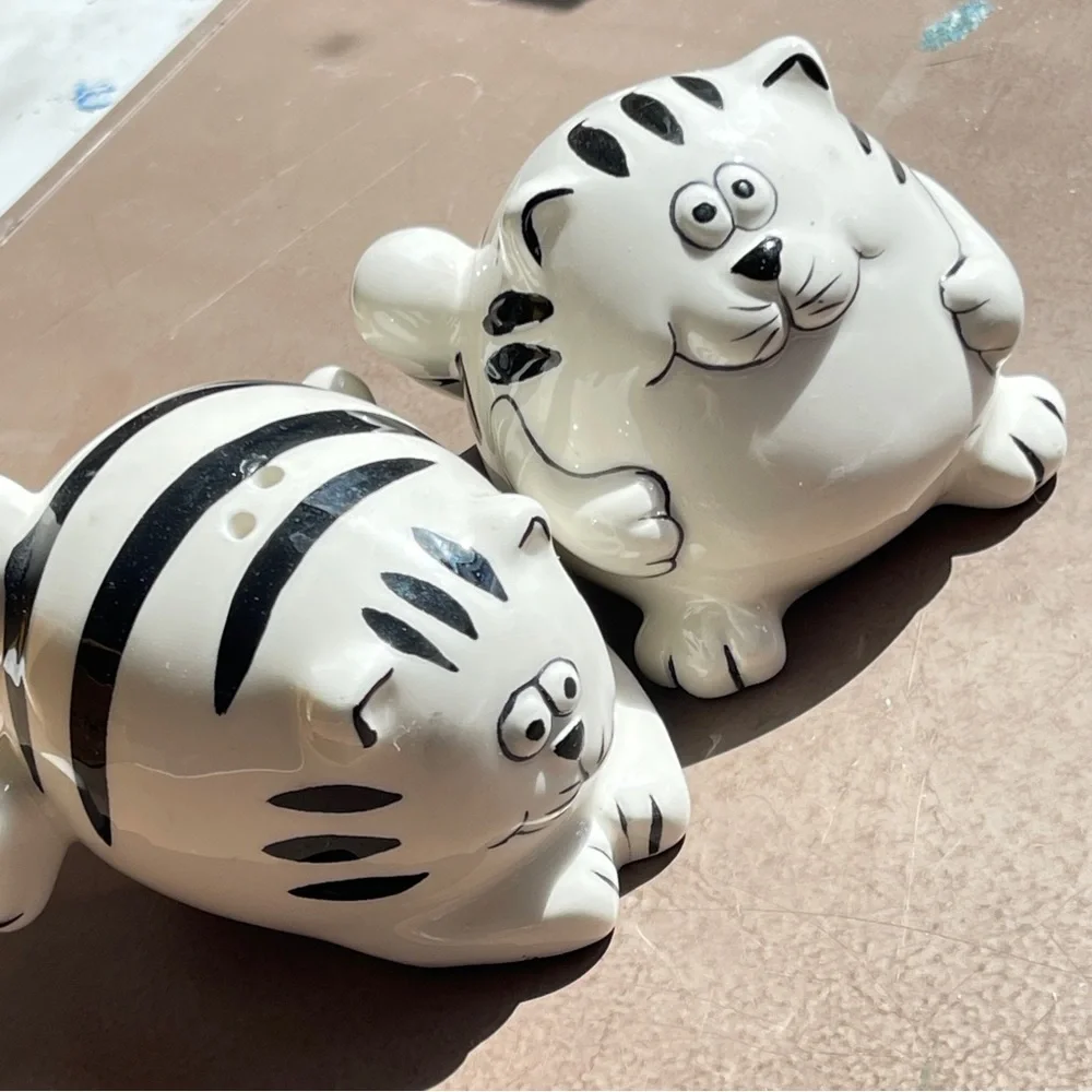 Pier 1 Fat Cat Ceramic Salt & Pepper Shakers